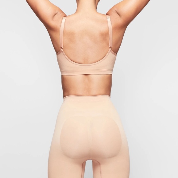 SKIMS Sculpting Short Mid Thigh in Ochre XXS/XS - Picture 3 of 7